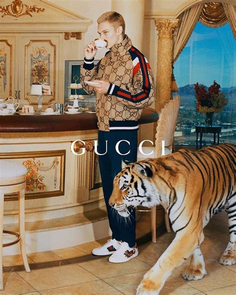 gucci 抵制|產品下架道歉還不夠，Gucci執行長得親赴美國謝罪？ .